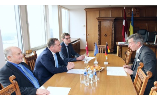 Zemkopības ministrs ar Vācijas vēstnieku vienojas paplašināt sadarbības iespējas