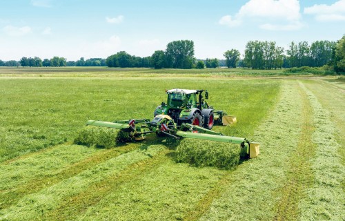 KRONE pļaujmašīnu kombinācija sasniedz 1000 vienību atzīmi