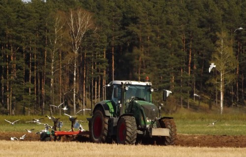 Izmaiņas samazinātās akcīzes nodokļa likmes piešķiršanas kārtībā dīzeļdegvielai, kas palīdzēs lauksaimniekiem pārvarēt slikto ražas gadu sekas