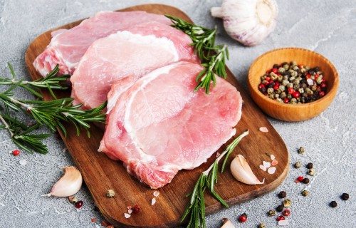 Cūkgaļas cena Latvijā maijā samazinājusies par 7%