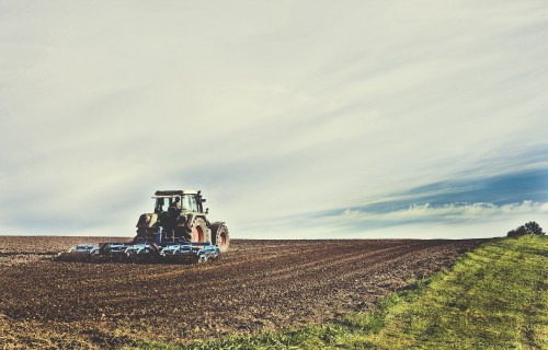 Darbu sāk jauns elektroniskais palīgs lauksaimniekiem atbalsta finansējuma efektīvākai ieguldīšanai – Tehnikas un iekārtu katalogs